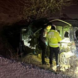 Konya'da hafif ticari ara&ccedil; devrildi: 1 &ouml;l&uuml;, 3 yaralı