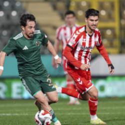 Kritik maçı kazanıp liderle farkı 1'e indirdiler!