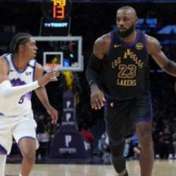 LeBron James NBA'de rekor kırdı! Lakers, Jazz'a acımadı
