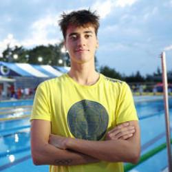 Fenerbahçe'nin 18 yaşındaki rekortmen sporcusu Amerika'nın yolunu tuttu