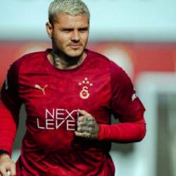 Osimhen'in yokluğunda fırsat bekleyen Icardi'ye Okan Buruk'tan kötü haber