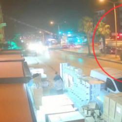 Otomobil kamyona ok gibi saplandı