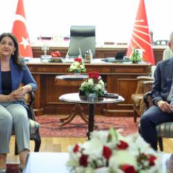 Pervin Buldan'dan CHP'yi kızdıracak paylaşım: Hemen sildi