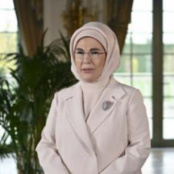 Emine Erdoğan "B&uuml;y&uuml;yen Avrupa Zirvesi"ne seslendi: "Aile kurumu g&uuml;&ccedil;lendirilmeli"