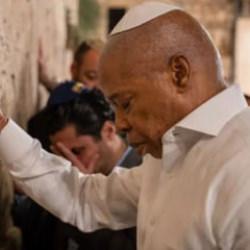 Seçimi kaybetti ilk işi İsrail'de ağlamak oldu