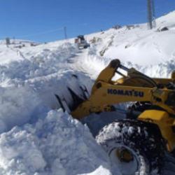 Şırnak&rsquo;ta kar mesaisi erken başladı