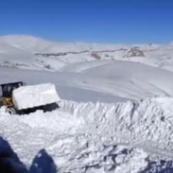 Şırnak&rsquo;ta karla m&uuml;cadele! 1 metreyi aştı...