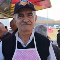 Beşiktaş, F.Bahçe ve G.Saray'a karşı mücadele etmişti! Şimdi stadyum önünde köfte satıyor