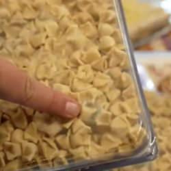 Tarihi ge&ccedil;miş &uuml;r&uuml;nler satan market i&ccedil;in yasal işlem başlatıldı