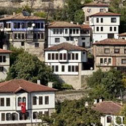 &ldquo;T&uuml;rkiye&rsquo;nin İtalyası&rdquo; Karab&uuml;k: Tarih, doğa ve safran kokusu bir arada