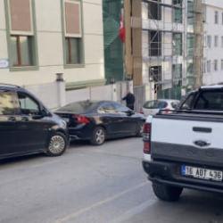 &Uuml;mraniye'de miras kavgası: Kardeşi tarafından vuruldu