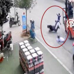 Y&uuml;rekleri ağza getiren kaza! Kural tanımaz forklift s&uuml;r&uuml;c&uuml;s&uuml; dehşet sa&ccedil;tı! 