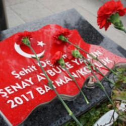 Şehit Ayb&uuml;ke &Ouml;ğretmen mezarı başında anıldı