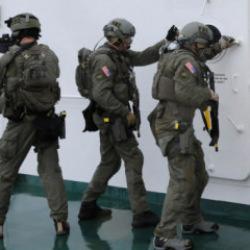 ABD skandal iddiayı konuşuyor: FBI Başkanı kız arkadaşı için SWAT ekibi kurmuş!