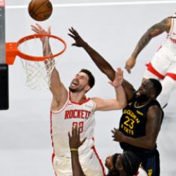 Alperen Şengün şova devam etti! Houston kupada favoriyi devirdi