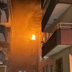Ankara'da akılalmaz olay: İçinde bulunduğu evi ateşe verdi!