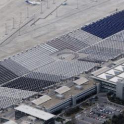 Atat&uuml;rk Havalimanı'nda teslime hazır binlerce ara&ccedil; tek karede g&ouml;r&uuml;nt&uuml;lendi