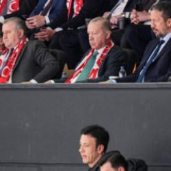 Başkan Erdoğan, Milli Takım'ı yalnız bırakmadı! Oyuncuları tek tek tebrik etti