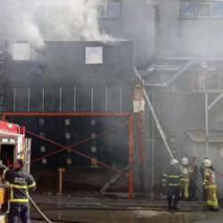 Bursa'da mobilya fabrikasında yangın; 1 iş&ccedil;i yaralı