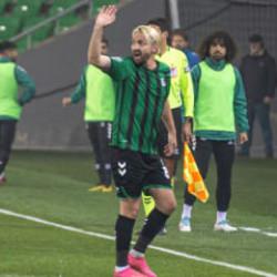 Caner Erkin bu sezon 3. kez kırmızı kart gördü!