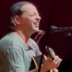 Devlet &uuml;niversitesinde devlete hakaret konseri! Tang&ouml;ze Cumhurbaşkanı Erdoğan&rsquo;ı hedef aldı