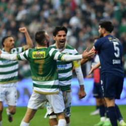 Efsane takım evinde coştu! Binlerce taraftarının önünde fark attı