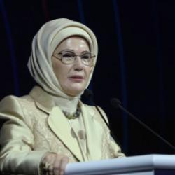 Emine Erdoğan'dan gıda ve su israfına karşı İstanbul&rsquo;dan k&uuml;resel &ccedil;ağrı