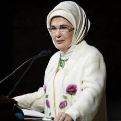 Emine Erdoğan'dan T&uuml;rkiye'nin COP31 başkanlık s&uuml;recine ilişkin tebrik paylaşımı