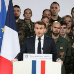 Fransa yeniden zorunlu askerlik dönemi