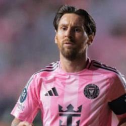 Futbol dünyasında bir ilk! Çeyrek finalde 1 gol 3 asistle parladı! Messi tarihe geçti