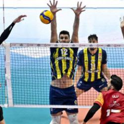 Galatasaray derbide Fenerbahçe'yi devirdi