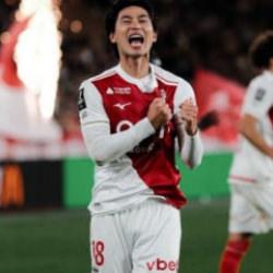 Galatasaray'ın rakibi 10 kişi kaldığı maçta dünya devini yıktı!