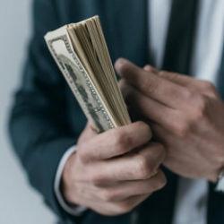 Geliriyle dünyayı şoke etti: Her çalışanından 50 milyon dolar kazandı!