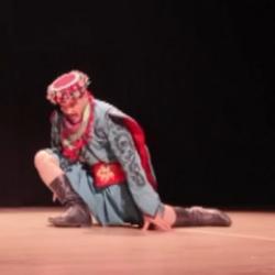 Gösteri sırasında ters hareket yapan dansçının çapraz bağları koptu