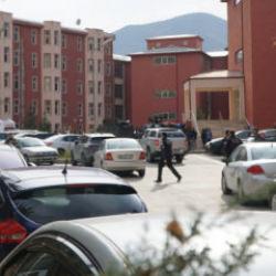 G&uuml;m&uuml;şhane &Uuml;niversitesi'nde rehine krizi! &Ccedil;atılara keskin nişancılar &ccedil;ıktı, a&ccedil;ıklama geldi