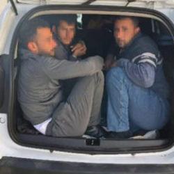 Hatay'da 12 düzensiz göçmen yakalandı; 3 organizatör tutuklandı