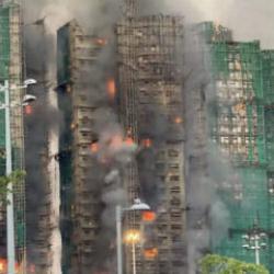 Hong Kong'ta yanan binanın son hali! 128 kişiye mezar oldu