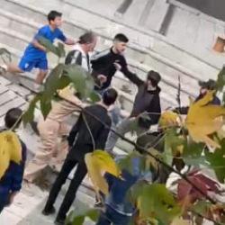 Kağıthane’de 16 yaşındaki çocuk, kardeşini rahatsız eden 2 kişiyi bıçakladı