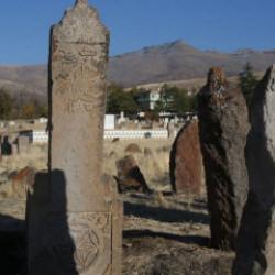 "T&uuml;rk boyları ve Osmanlı d&ouml;nemi" bezemeli mezar taşları belgelendi