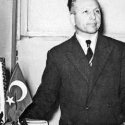 Öğretmenler Günü'nde Nurettin Topçu'yu anmak: Eğitimde anlam arayışının öncüsü