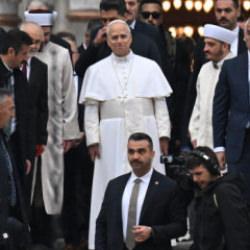 Papa Sultanahmet Camii'ni ziyaret etti