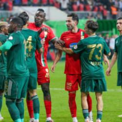 1. Lig'de muhteşem kapışma! Son dakikalarda geri dönüp zirveye ortak oldular