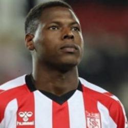 Süper Lig'in unutulmaz takımında olay! Futbolcu resmen kaçtı