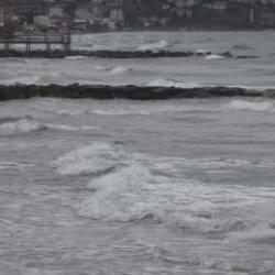 Tekirdağ&rsquo;da lodos engeli: Balık&ccedil;ılar denize a&ccedil;ılamadı