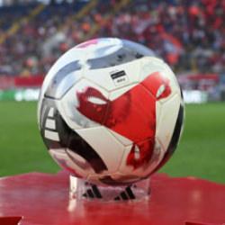 Zirvede fark kapanıyor! Dev derbi öncesi Süper Lig'de son durum