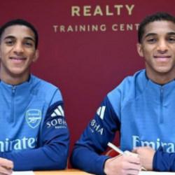 16 yaşındaki ikiz kardeşler aynı takıma imza attı! 2 yıl bekleyecekler