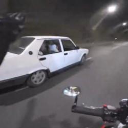 190 km hızla t&uuml;nele daldı! &Ouml;l&uuml;mden d&ouml;n&uuml;nce k&uuml;fr&uuml; bastı