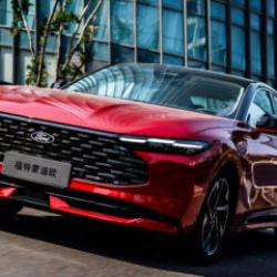 2026 Mondeo resmen tanıtıldı: Ford’un en modern sedanı!