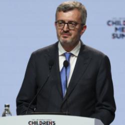 Dijital tehlikeye karşı çocuklar için yeni adım: İletişim Başkanı Duran duyurdu!