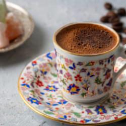 Bol k&ouml;p&uuml;kl&uuml; kahve yapmak sandığınızdan kolay! İşte p&uuml;f noktaları